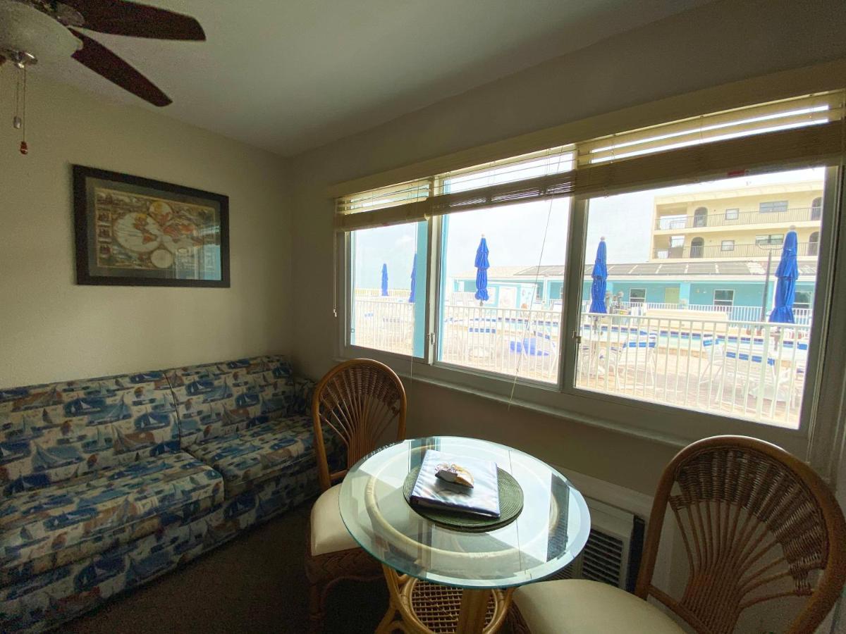 Nautical Watch Aparthotel Belleair Beach Exteriör bild