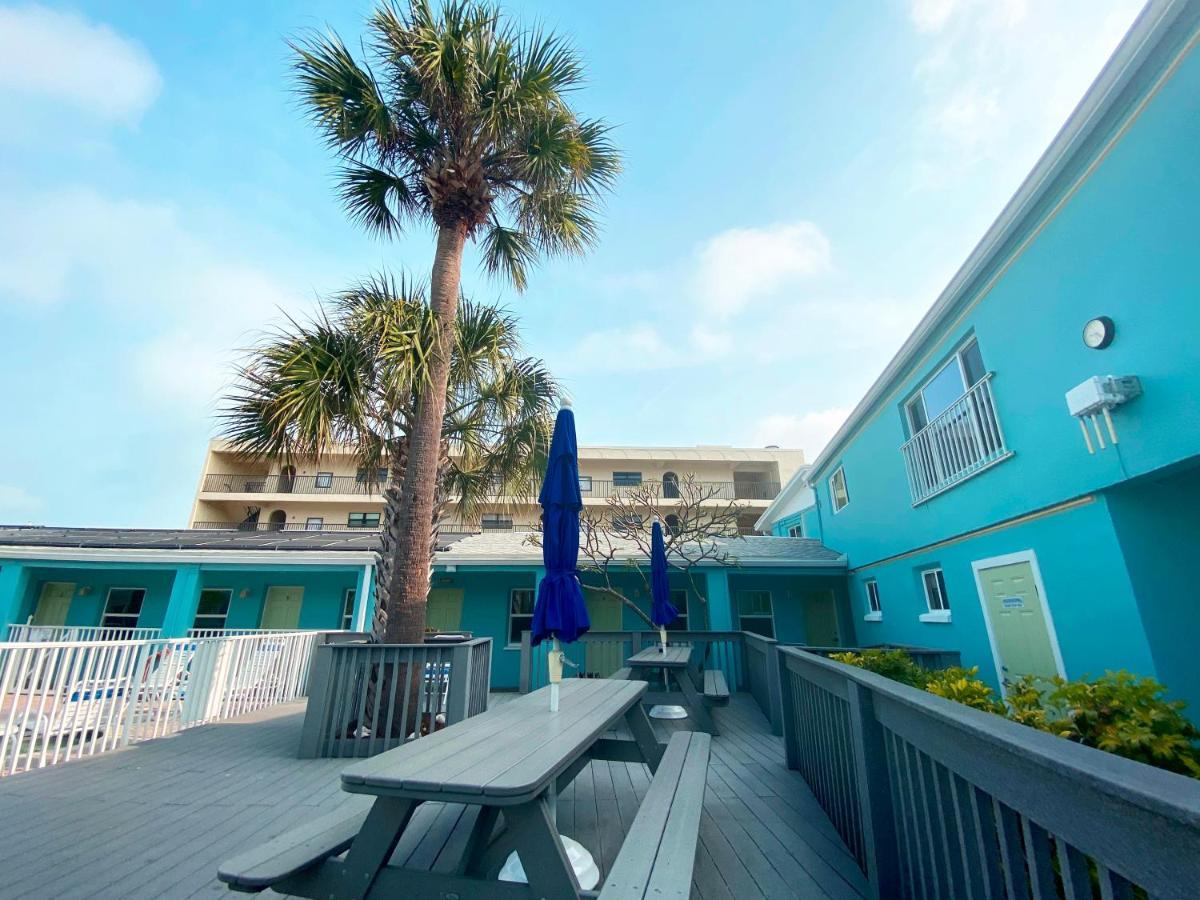 Nautical Watch Aparthotel Belleair Beach Exteriör bild