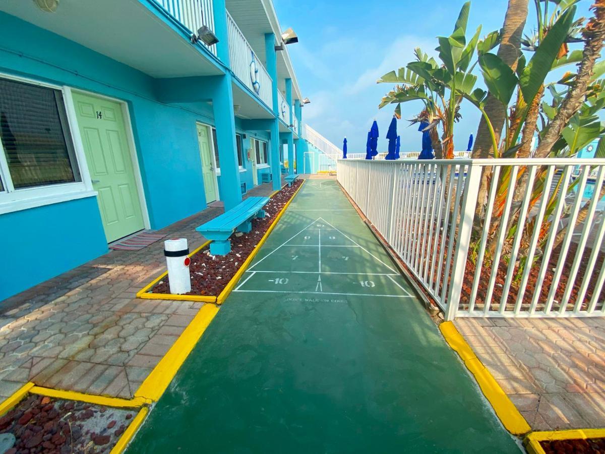 Nautical Watch Aparthotel Belleair Beach Exteriör bild