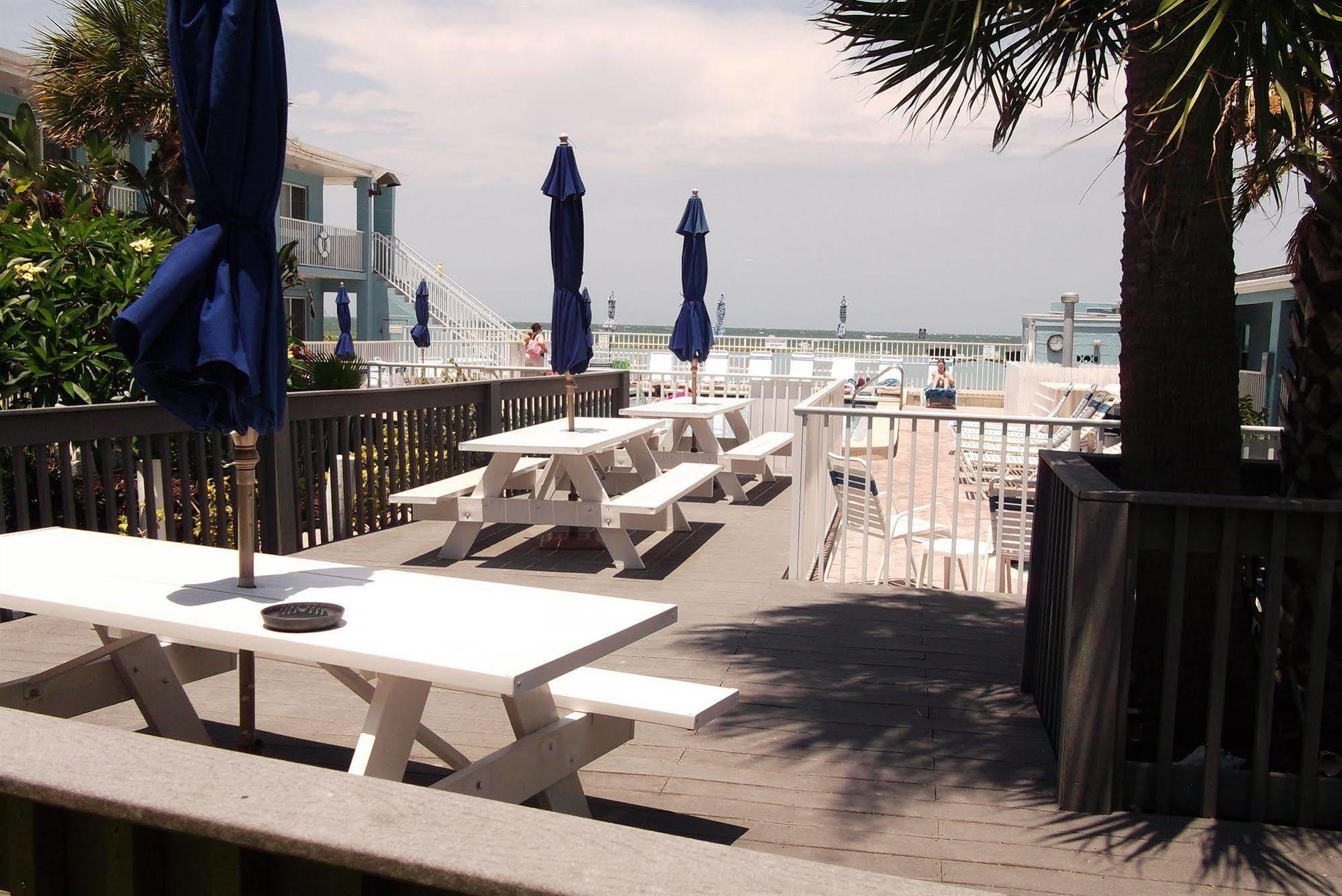 Nautical Watch Aparthotel Belleair Beach Exteriör bild